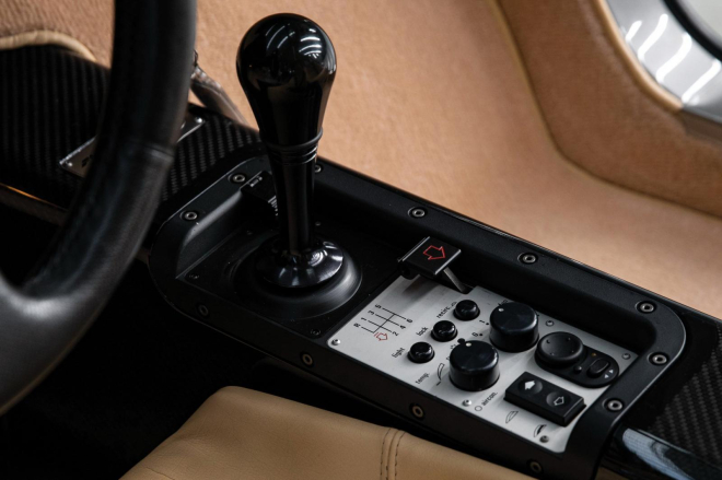 Cần số của McLaren F1 LM Spec