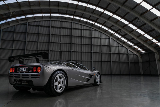 McLaren F1 n&acirc;ng cấp g&oacute;i LM Spec