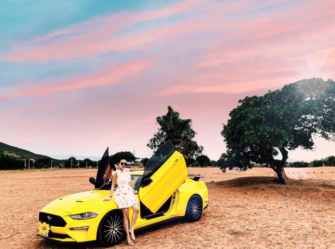 Chiếc Ford Mustang được c&ocirc; g&aacute;i trẻ chia sẻ l&ecirc;n mạng x&atilde; hội