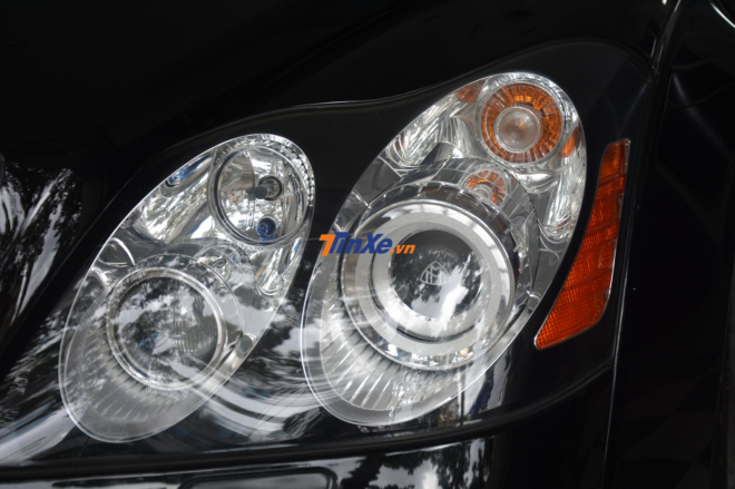 Thiết kế đ&egrave;n pha của Maybach Zeppelin