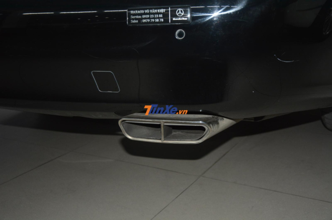 Maybach Zeppelin trang bị ống xả k&eacute;p
