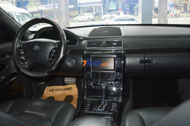 Cận cảnh khoang l&aacute;i chiếc xe si&ecirc;u sang Maybach Zeppelin đang rao b&aacute;n 30 tỷ đồng