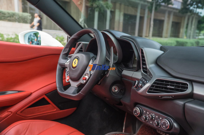 Ferrari 458 Spider mất khoảng 16 gi&acirc;y để mở mui