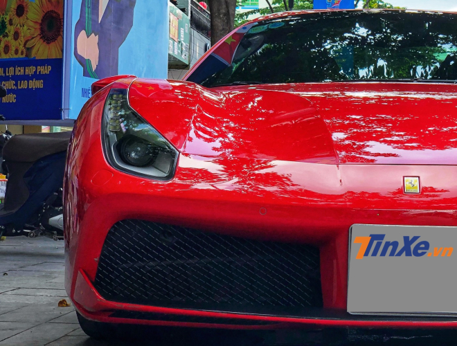  Si&ecirc;u xe mui trần Ferrari 488 Spider m&agrave;u đỏ được đưa về nước v&agrave;o th&aacute;ng 1/2017