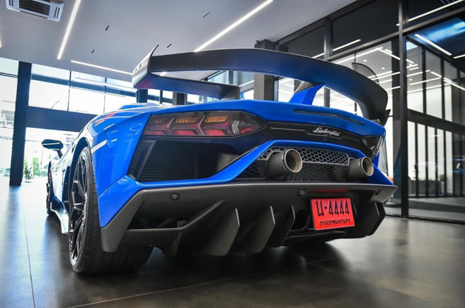 Si&ecirc;u xe Lamborghini Aventador SVJ của đại gia Th&aacute;i Lan mang biển số tứ qu&yacute; 4