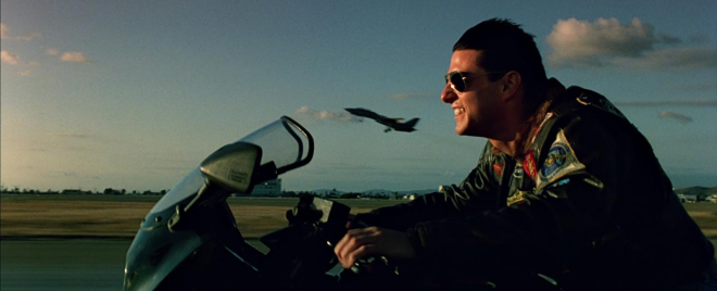 Tom Cruise và Kawasaki GPZ900R trong phim Top Gun năm 1986