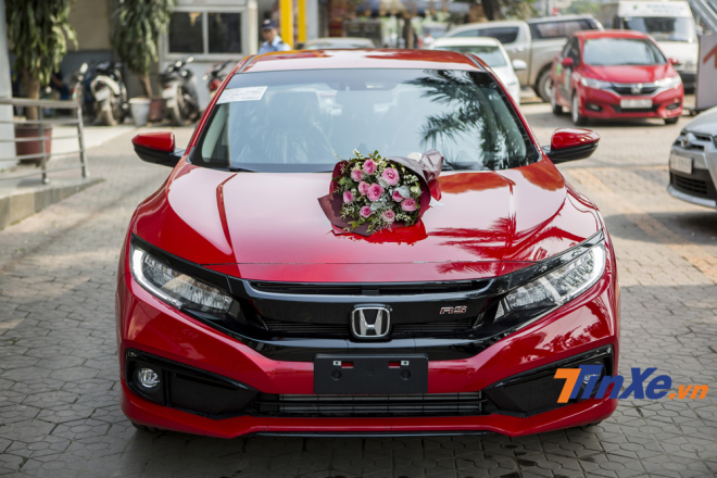 Honda Civic 2019 cũng đang c&oacute; ưu đ&atilde;i tới 30 triệu đồng tại đại l&yacute;