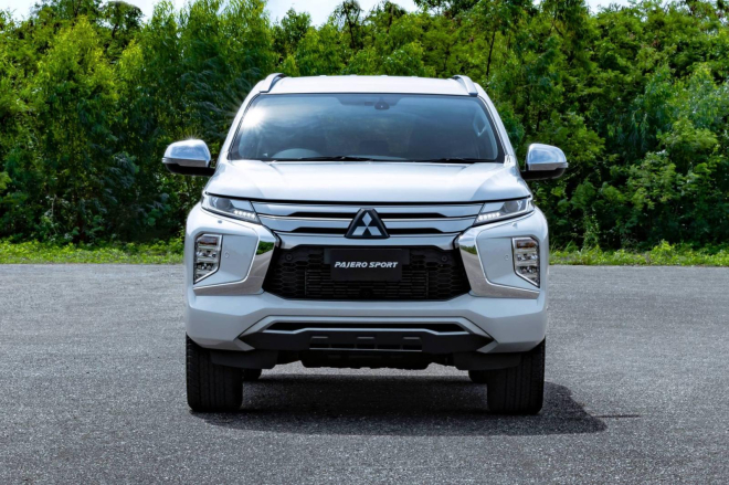 Mitsubishi Pajero Sport 2019 có thiết kế đầu xe khá giống Triton mới Mitsubishi Pajero Sport 2019 có thiết kế đầu xe khá giống Triton mới