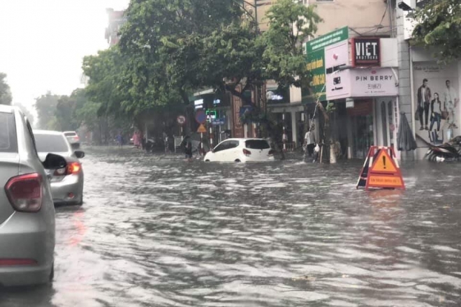 Phố Nguyễn Th&aacute;i Học