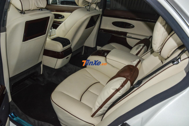 Kh&ocirc;ng phải chiếc Maybach 57S n&agrave;o cũng c&oacute; v&aacute;ch ngăn giữa khoang h&agrave;nh kh&aacute;ch v&agrave; t&agrave;i xế