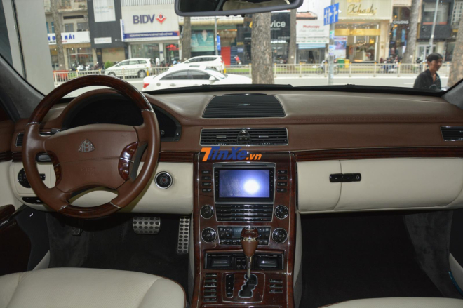 Cận cảnh khoang l&aacute;i của những &ocirc;ng chủ th&iacute;ch ngồi sau v&ocirc; lăng Maybach 57S 