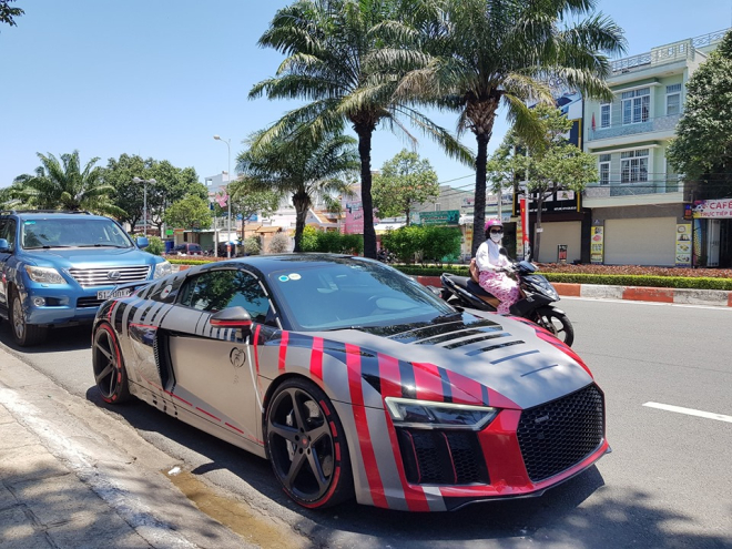 Si&ecirc;u xe Audi R8 V10 Plus của Cường Đ&ocirc;-la
