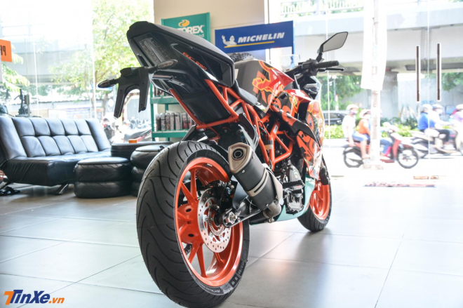 KTM RC 390 phiên bản MotoGP Edition 2019 có bộ áo theo phong cách những mẫu xe đua