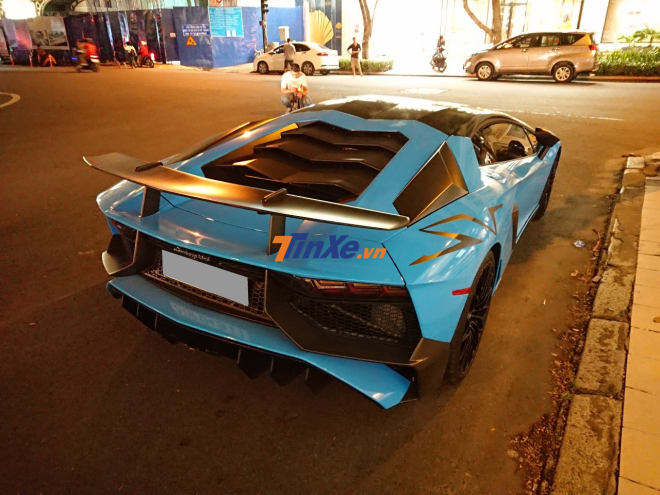 Si&ecirc;u xe Lamborghini Aventador LP750-4 SV n&agrave;y c&ograve;n được chủ nh&acirc;n độ ống xả FI phi&ecirc;n bản giới hạn