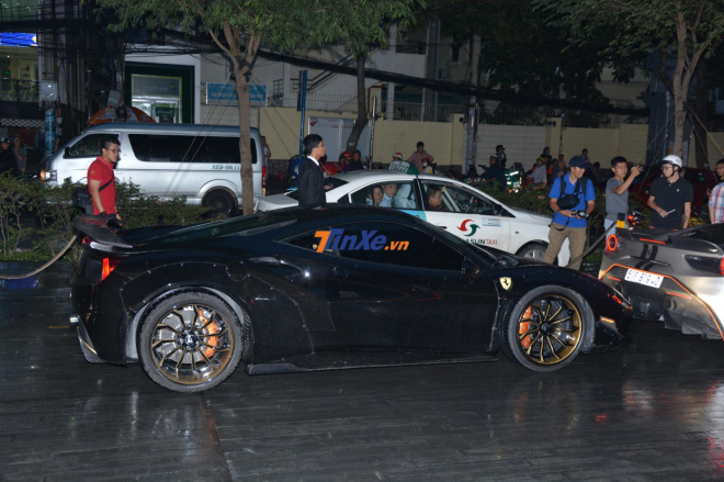 Si&ecirc;u xe Ferrari 488 GTB độ Liberty Walk