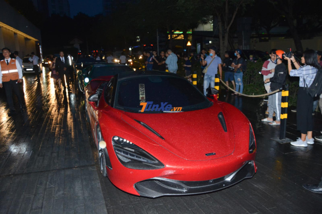 Đ&aacute;m cưới của Cường Đ&ocirc;-la quy tụ gần 20 si&ecirc;u xe tham dự, Minh Nhựa lại để Pagani Huayra ở nh&agrave;