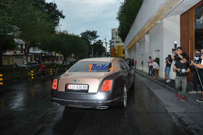  Bentley Mulsanne EWB của doanh nh&acirc;n quận 12