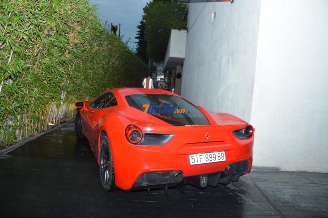 Si&ecirc;u xe Ferrari 488 GTB của Tuấn Hưng mang biển số kh&aacute; đẹp