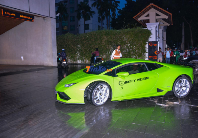  Lamborghini Huracan LP610-4 xanh cốm được một người y&ecirc;u xe Nam Định chuyển v&agrave;o Nam để tham dự đ&aacute;m cưới của Cường Đ&ocirc;-la.