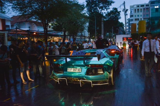 chiếc si&ecirc;u xe Lamborghini Aventador Limited Edition 50 c&ograve;n được chủ nh&acirc;n thay ống xả độ phi&ecirc;n bản giới hạn của FI