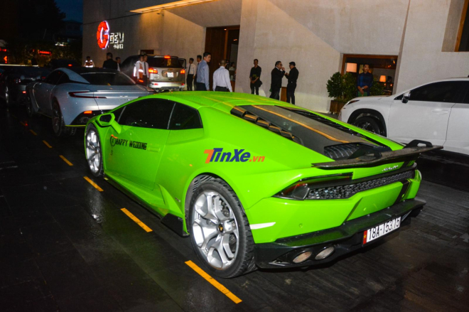 Chiếc siêu xe Lamborghini Huracan LP610-4 màu xanh cốm của một người yêu xe Nam Định có con số 15 lặp ở đầu và cuối biển số Chiếc siêu xe Lamborghini Huracan LP610-4 màu xanh cốm của một người yêu xe Nam Định có con số 15 lặp ở đầu và cuối biển số