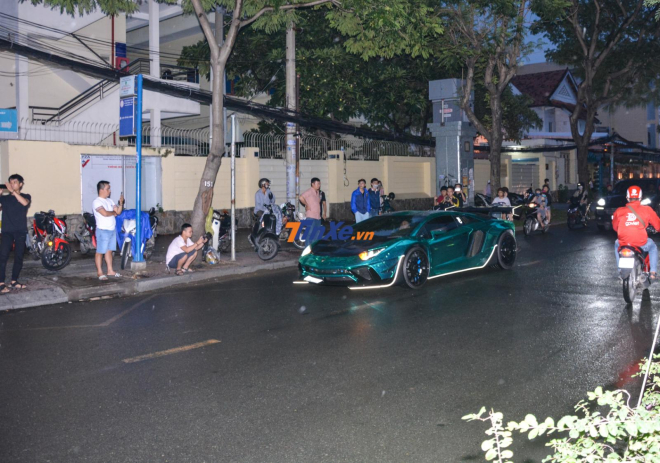 Lamborghini Aventador Limited Edition 50 tr&ecirc;n đường đến dự đ&aacute;m cưới của Cường Đ&ocirc;-la