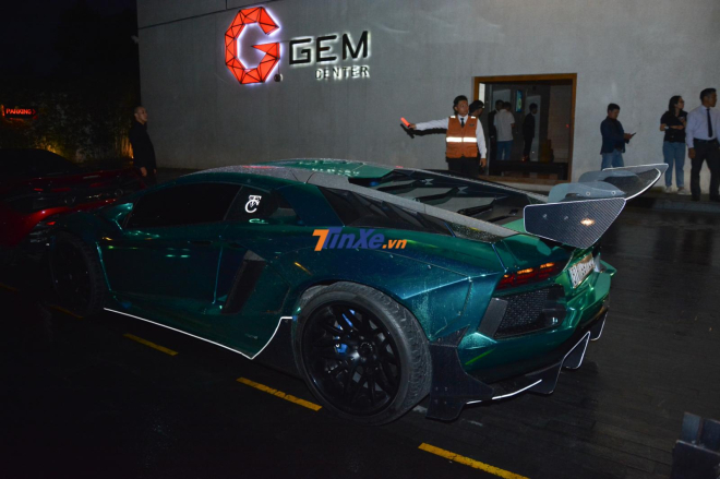 Si&ecirc;u xe Lamborghini Aventador Limited Edition 50 đỗ vị tr&iacute; thứ 2 sau McLaren 720S m&agrave;u đỏ Memphis của trưởng đo&agrave;n Car Passion