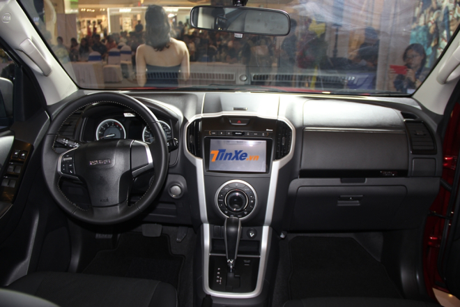 Nội thất của Isuzu D-max chưa thực sự được lòng người dùng Việt