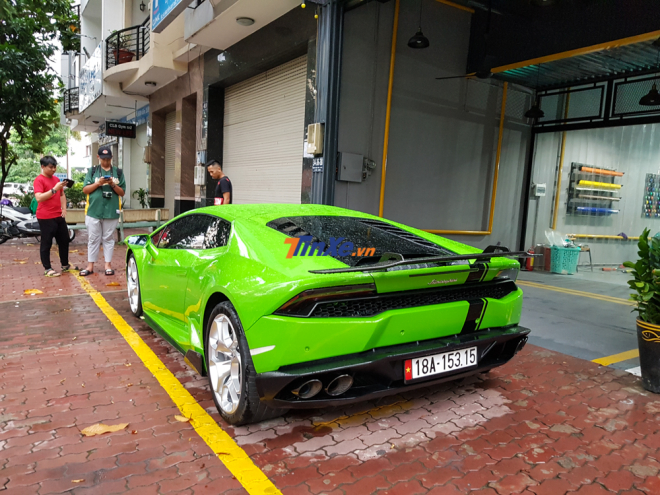 Lamborghini Huracan LP610-4 màu xanh cốm ở Hải Phòng Lamborghini Huracan LP610-4 màu xanh cốm ở Hải Phòng