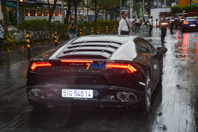 Chiếc Lamborghini Huracan LP610-4 n&agrave;y được ph&acirc;n phối ch&iacute;nh h&atilde;ng