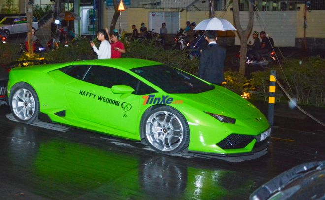siêu xe Lamborghini Huracan LP610-4 màu xanh cốm tham dự đám cưới của Cường siêu xe Lamborghini Huracan LP610-4 màu xanh cốm tham dự đám cưới của Cường Đô-la