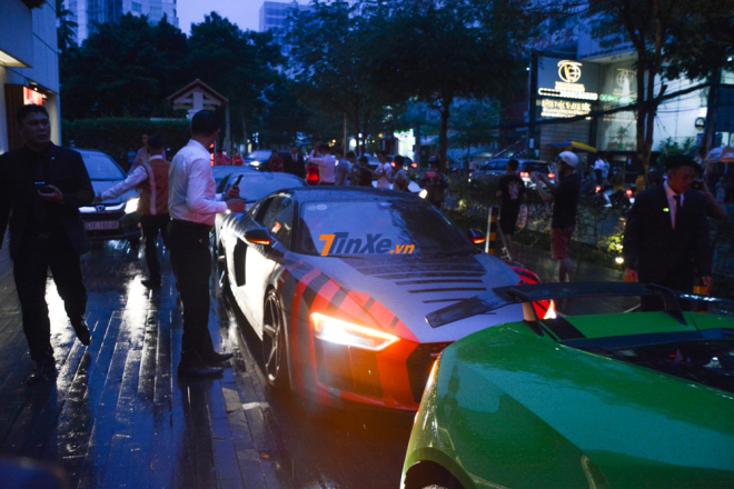 Bộ &aacute;o n&agrave;y lấy &yacute; tưởng từ xe đua Audi R8 LMS GT3 2019