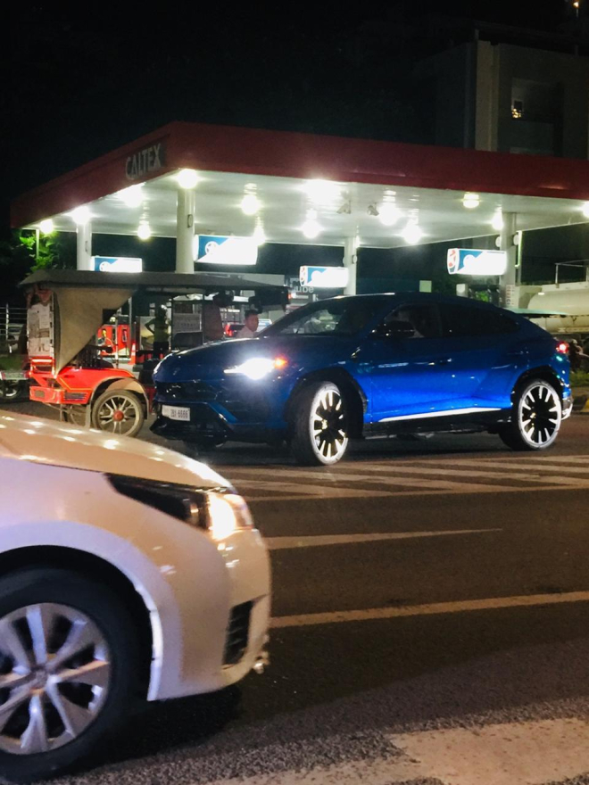 Lamborghini Urus g&acirc;y tai nạn mang biển tứ qu&yacute; 6