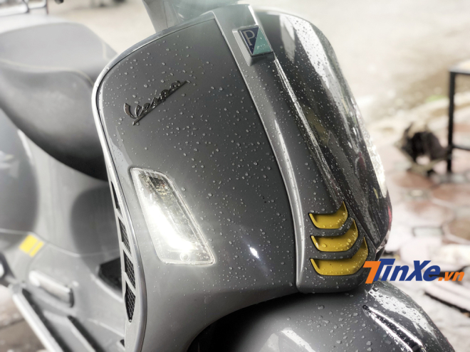 C&agrave;-vạt yếm trước của xe được t&aacute;i thiết kế để c&aacute; t&iacute;nh hơn.