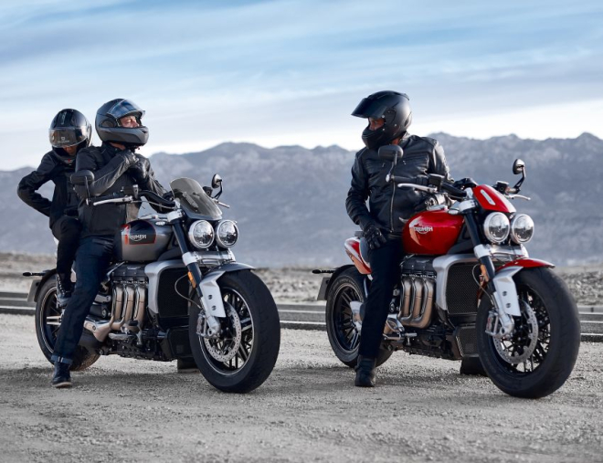 Triumph Rocket III GT v&agrave; Rocket III R