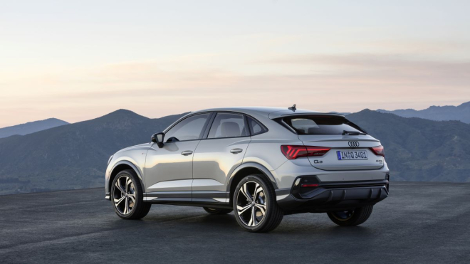 Audi Q3 Sportback nh&igrave;n từ ph&iacute;a sau