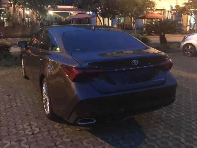 Toyota Avalon 2019 Limited được trang bị động cơ xăng V6 3.5L (Ảnh: Thanh Đức) Toyota Avalon 2019 Limited được trang bị động cơ xăng V6 3.5L (Ảnh: Thanh Đức)