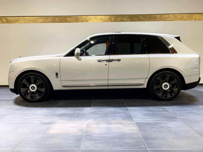 Ước t&iacute;nh đến hết năm nay, số xe Rolls-Royce Cullinan về Việt Nam sẽ kh&ocirc;ng dưới 12 chiếc