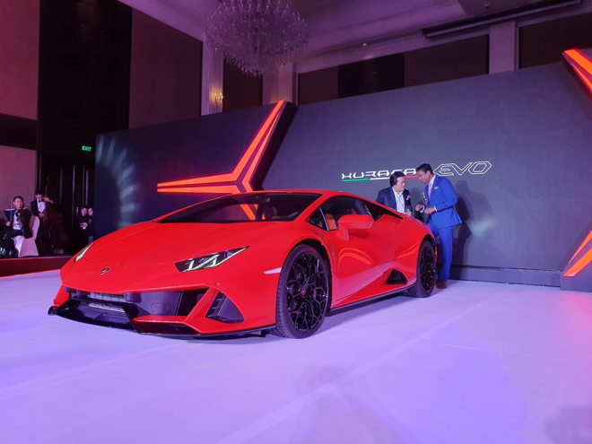 Huracan EVO 2020 l&agrave; phi&ecirc;n bản n&acirc;ng cấp giữa d&ograve;ng đời của si&ecirc;u xe b&aacute;n chạy nhất nh&agrave; Lamborghini