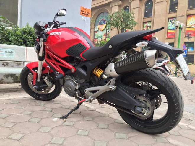 Hình ảnh chiếc xe bị mất cắp được chụp trước đó, trên xe có thể thấy cặp pô Termignoni dành riêng cho dòng Monster là đồ chơi trị giá nhất trên xe
