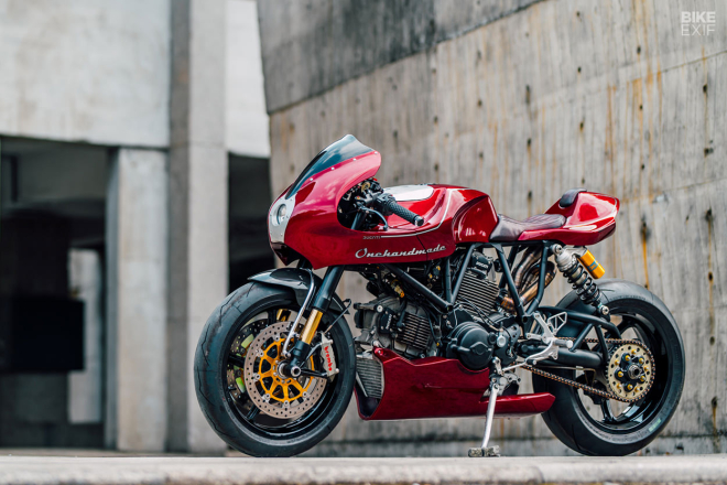Bản độ đã lột xác hoàn toàn bộ vỏ cũng như các trang bị nguyên bản của Ducati MH900E