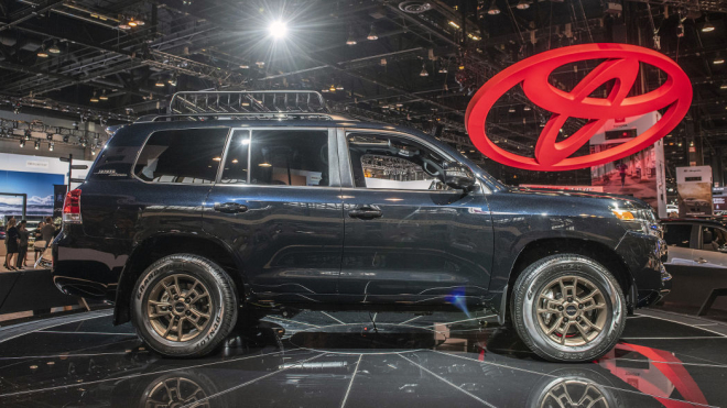 Toyota Land Cruiser Heritage Edition 2020 sở hữu bộ v&agrave;nh 18 inch lạ mắt