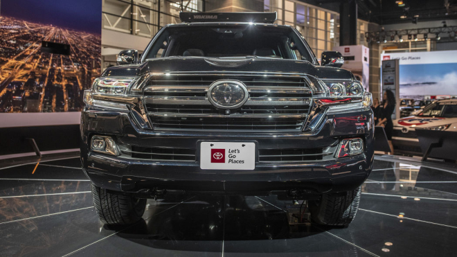 L&agrave; phi&ecirc;n bản đặc biệt n&ecirc;n Toyota Land Cruiser Heritage Edition 2020 được trang bị tốt hơn bản thường