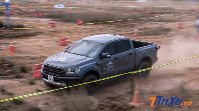 D&ugrave; c&oacute; sức b&aacute;n kh&aacute; tốt nhưng Ford Ranger vẫn được đại l&yacute; tung ưu đ&atilde;i