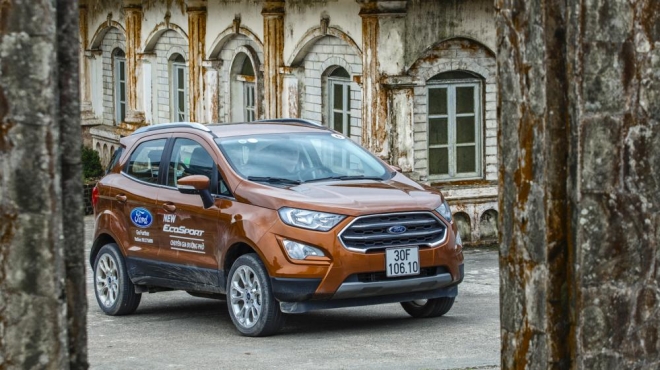 Nhằm giữ vững sức b&aacute;n, Ford EcoSport cũng c&oacute; khuyến m&atilde;i cho c&aacute;c phi&ecirc;n bản Trend v&agrave; Titanium