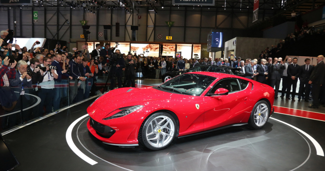 D&ugrave; đắt hơn Portofino nhưng Ferrari 812 Superfast vẫn được nhiều kh&aacute;ch h&agrave;ng thế giới lựa chọn