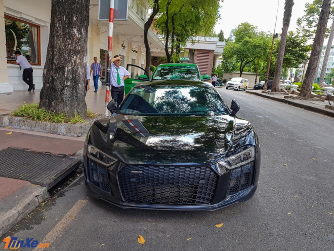 Cường Đ&ocirc;-la đ&atilde; b&aacute;n lại si&ecirc;u xe Audi R8 V10 PLus