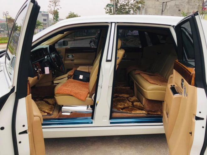Rolls-Royce Phantom sở hữu cửa tự sát Rolls-Royce Phantom sở hữu cửa tự sát