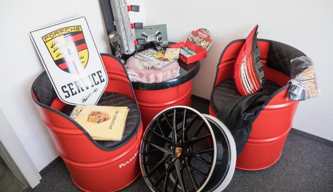 Đa số phụ t&ugrave;ng Porsche giả đều đến từ c&aacute;c v&ugrave;ng n&ocirc;ng th&ocirc;n Trung Quốc