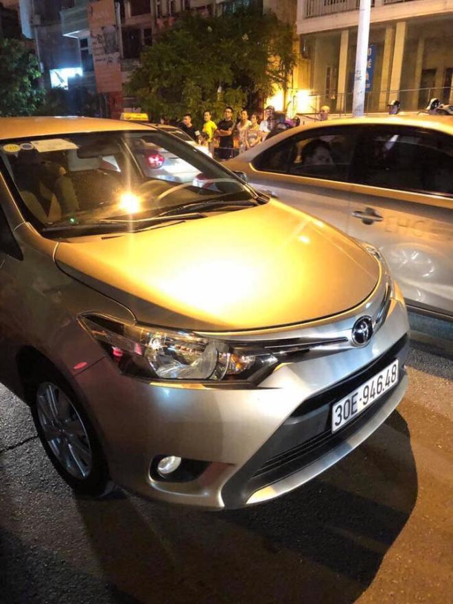 Hai chiếc &ocirc; t&ocirc; kh&ocirc;ng bị hư hỏng đ&aacute;ng kể sau vụ tai nạn